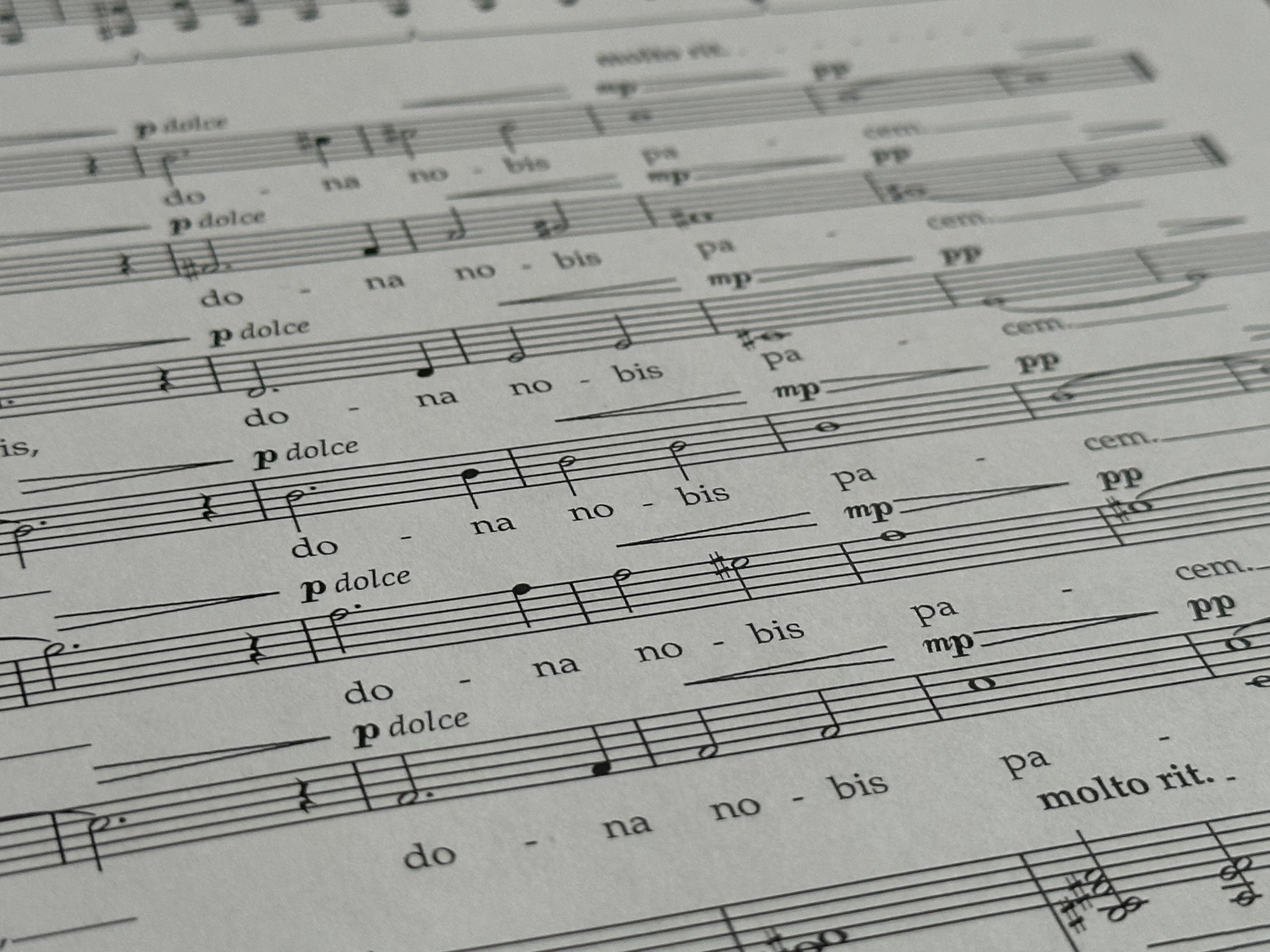 Dona nobis pacem. - Herre, gje oss fred. (utsnitt frå partituret)